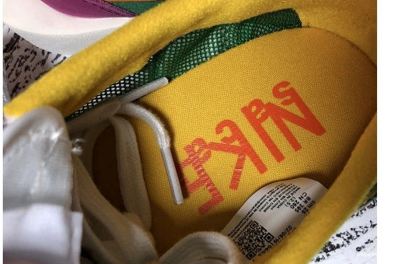 BV0073-301 Pine LD Nike BV0073-301  Green Sacai Waffle 1217